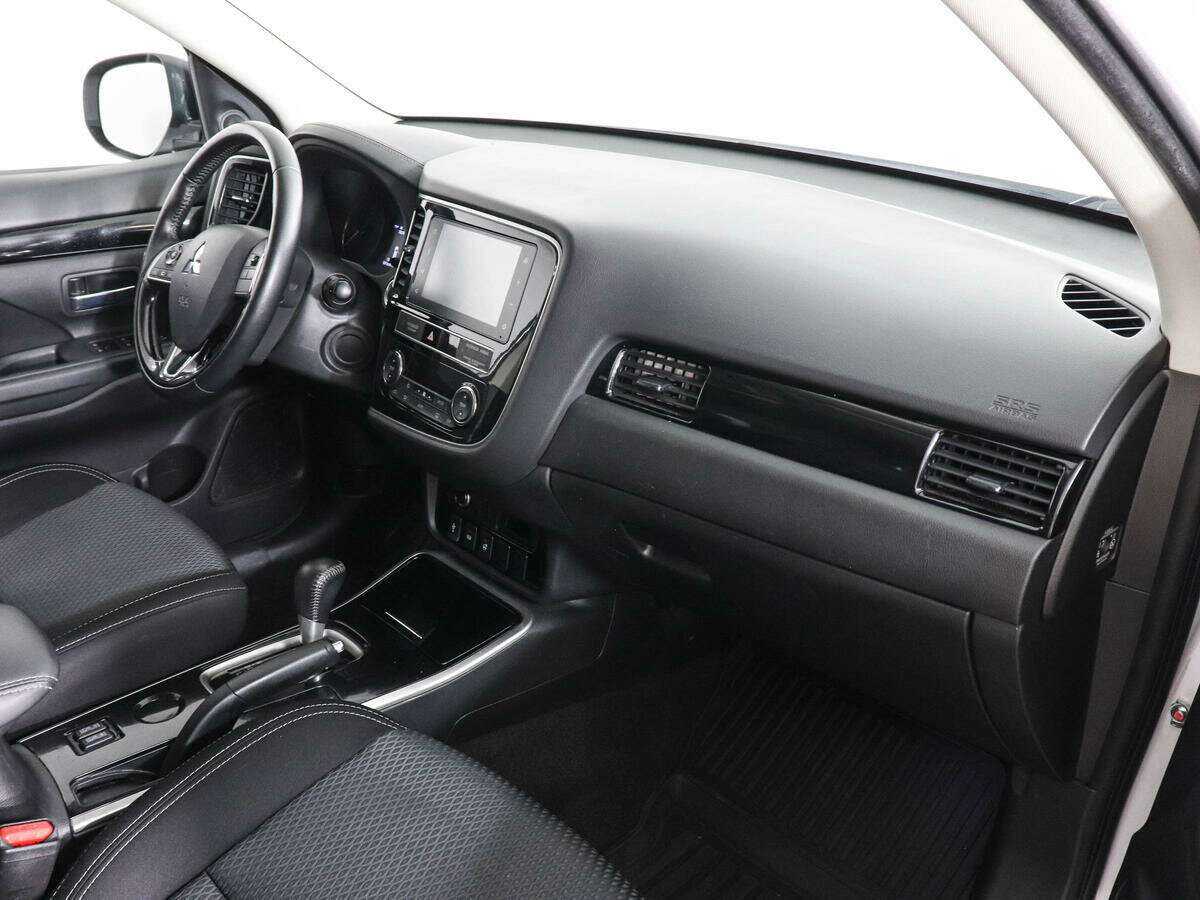 Mitsubishi Outlander б/у, 2019, Вариатор. Фото: #9