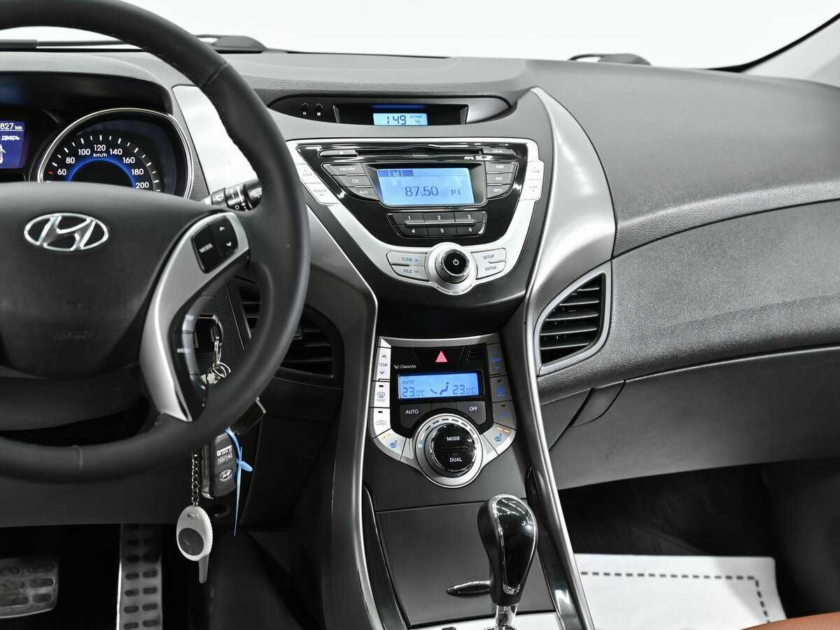 Hyundai Elantra б/у, 2012, Автоматическая. Фото: #8