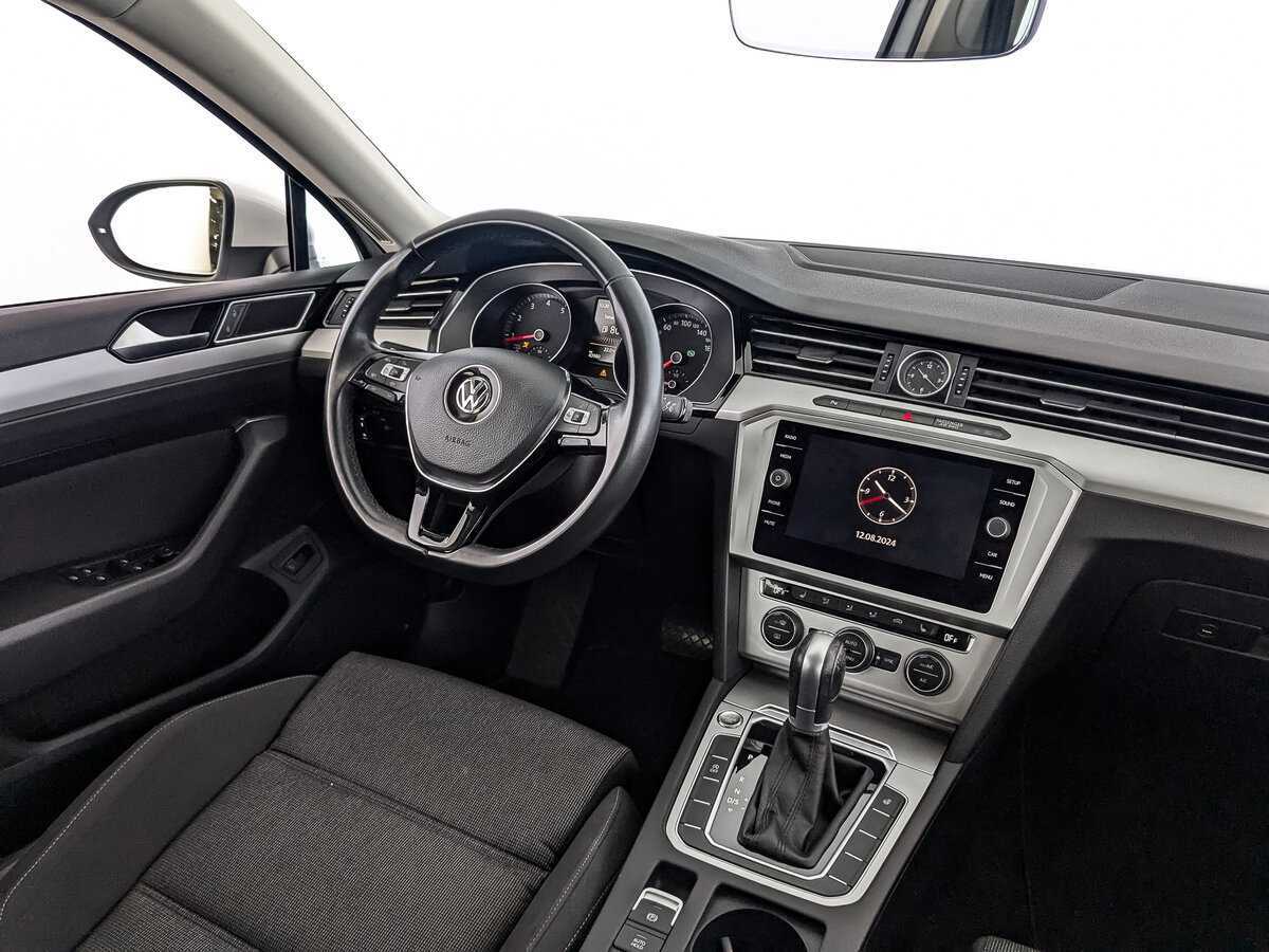 Volkswagen Passat б/у, 2019, Роботизированная. Фото: #23