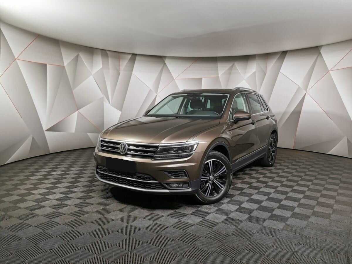 Volkswagen Tiguan б/у, 2018, Роботизированная. Посмотреть фото