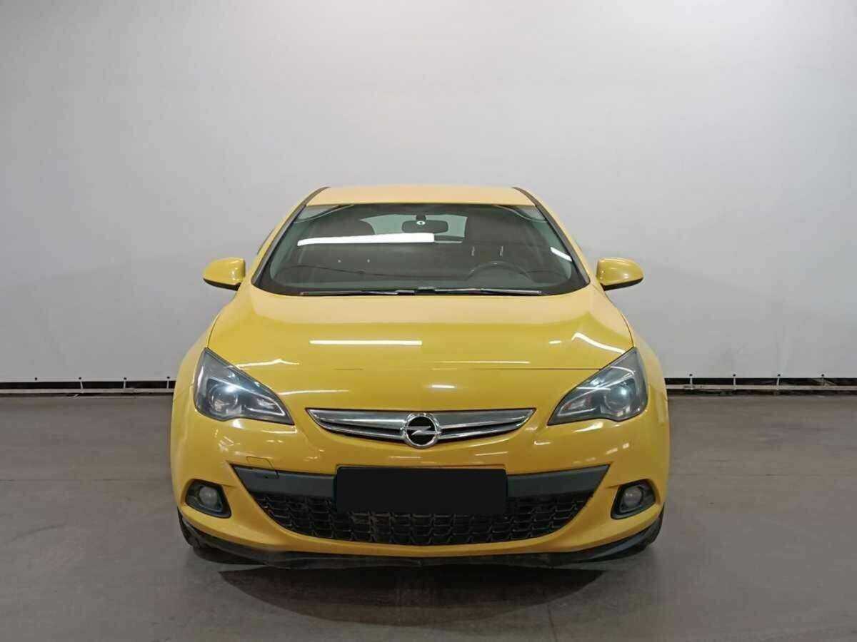 Opel Astra б/у, 2013, Механическая. Фото: #1