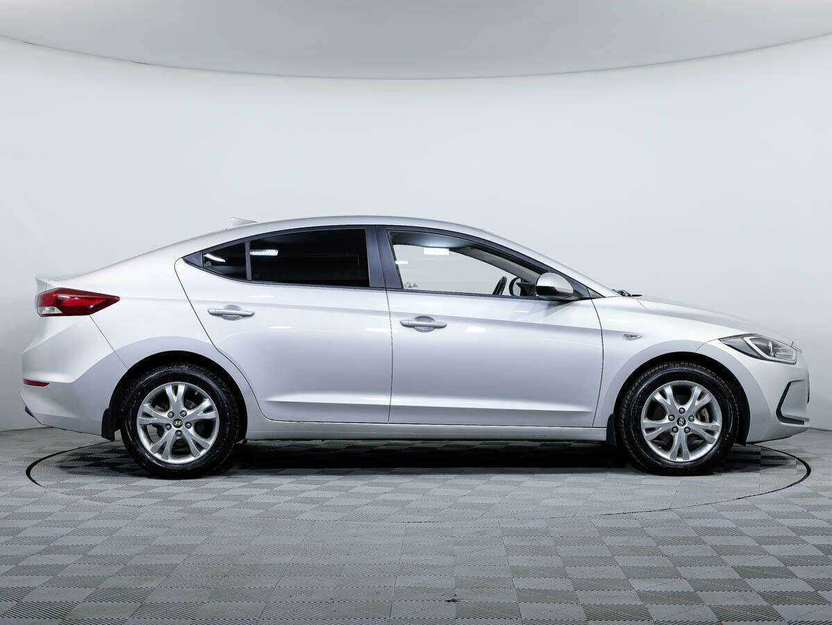 Hyundai Elantra б/у, 2018, Механическая. Фото: #2