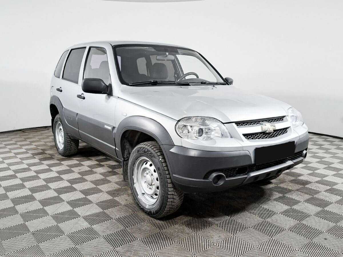 Chevrolet Niva б/у, 2013, Механическая. Фото: #2