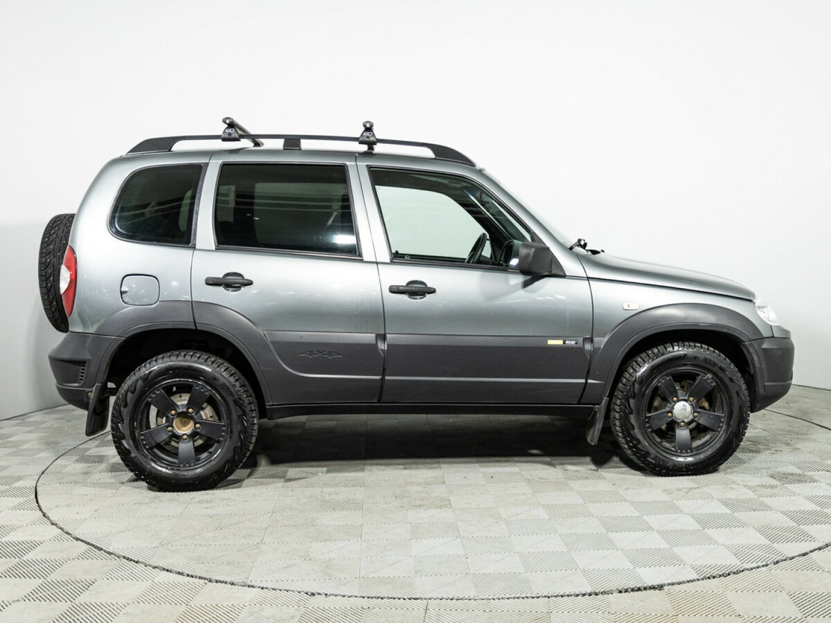 Chevrolet Niva б/у, 2016, Механическая. Фото: #3