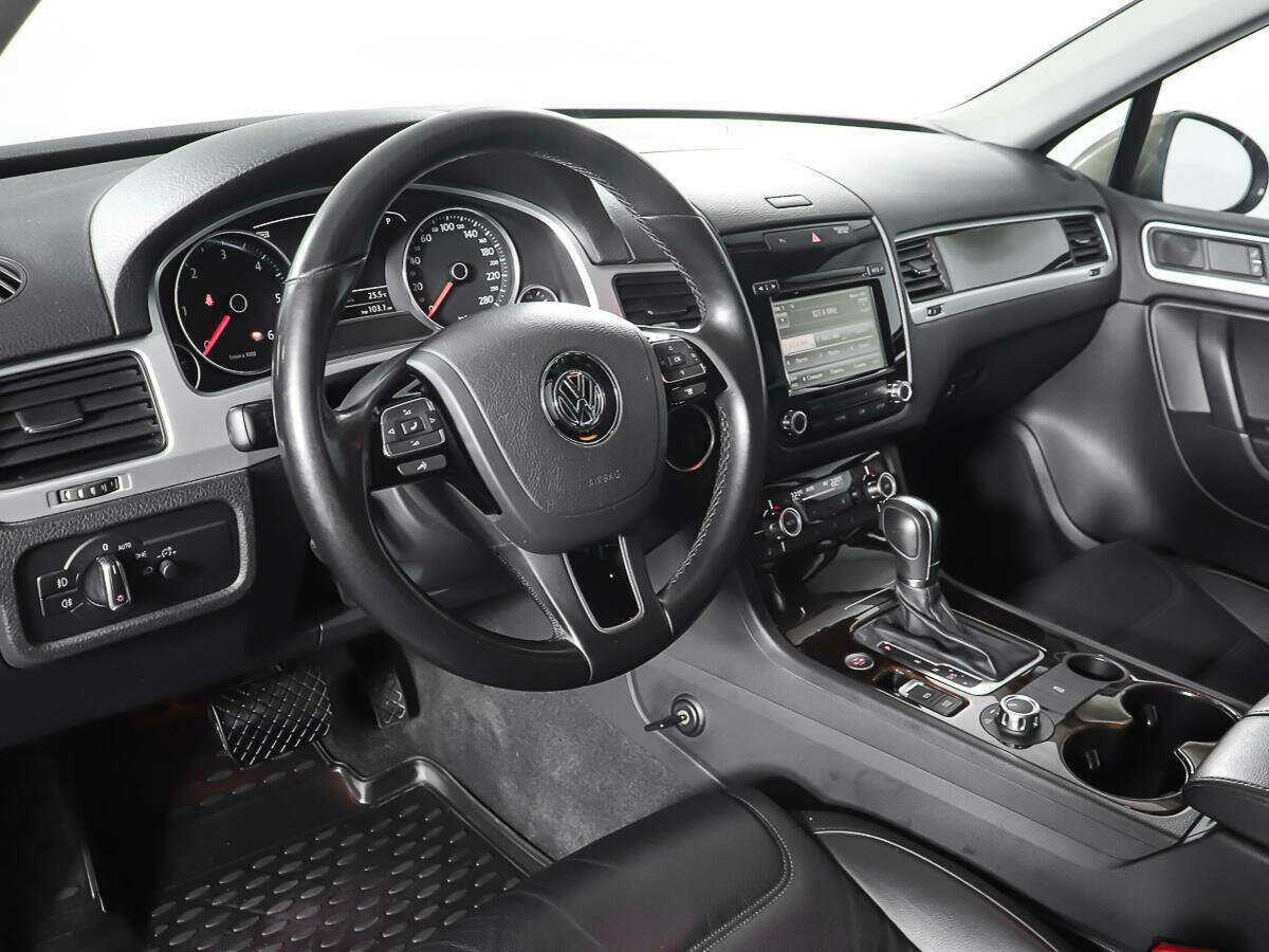 Volkswagen Touareg б/у, 2013, Автоматическая. Фото: #12