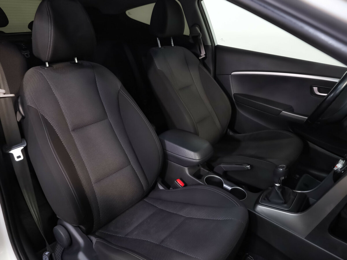 Hyundai i30 б/у, 2013, Механическая. Фото: #16