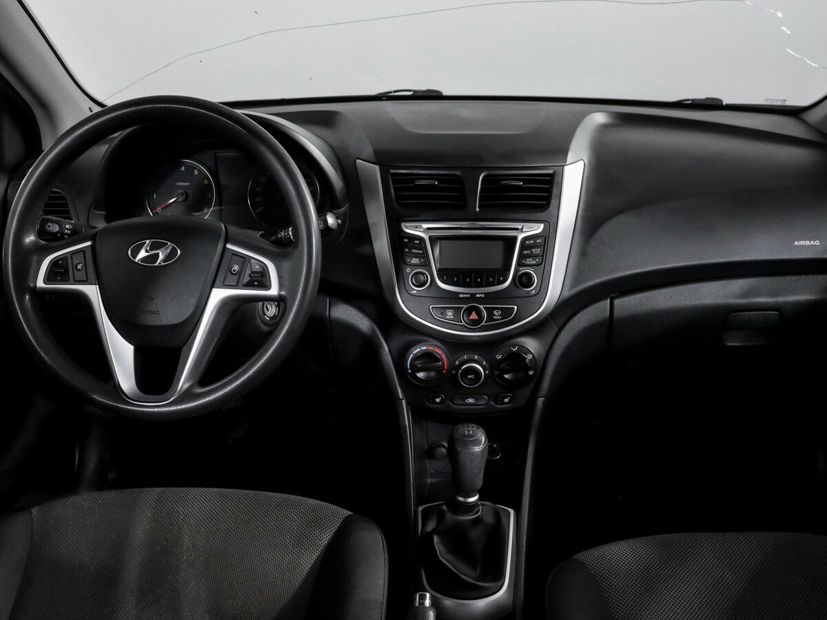 Hyundai Solaris б/у, 2013, Механическая. Фото: #9