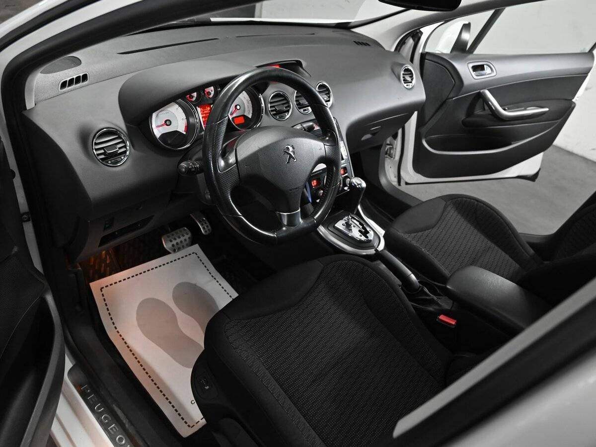 Peugeot 308 б/у, 2012, Автоматическая. Фото: #8
