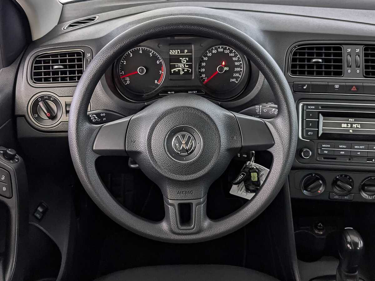 Volkswagen Polo б/у, 2015, Автоматическая. Фото: #21