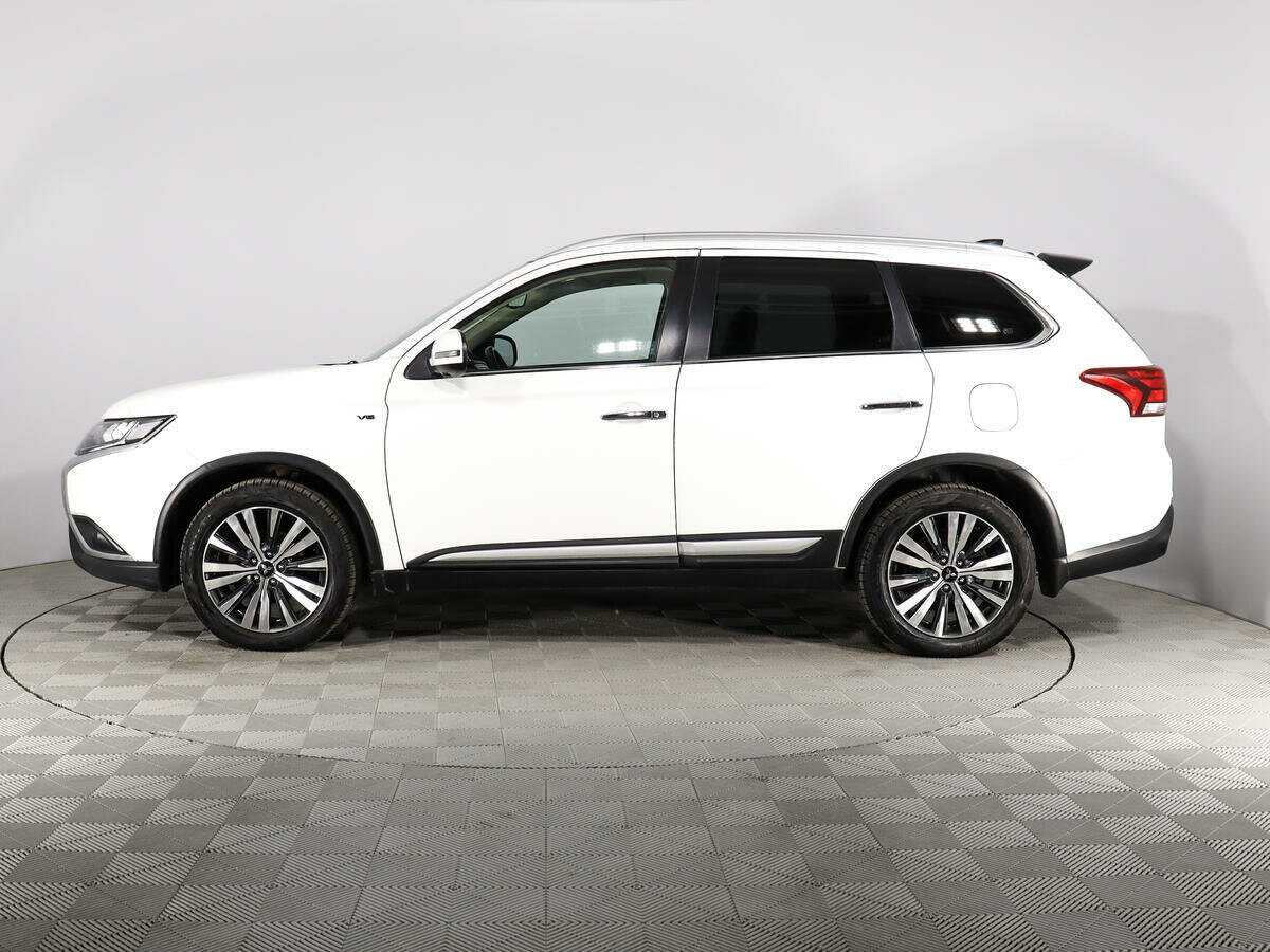 Mitsubishi Outlander б/у, 2019, Автоматическая. Фото: #3