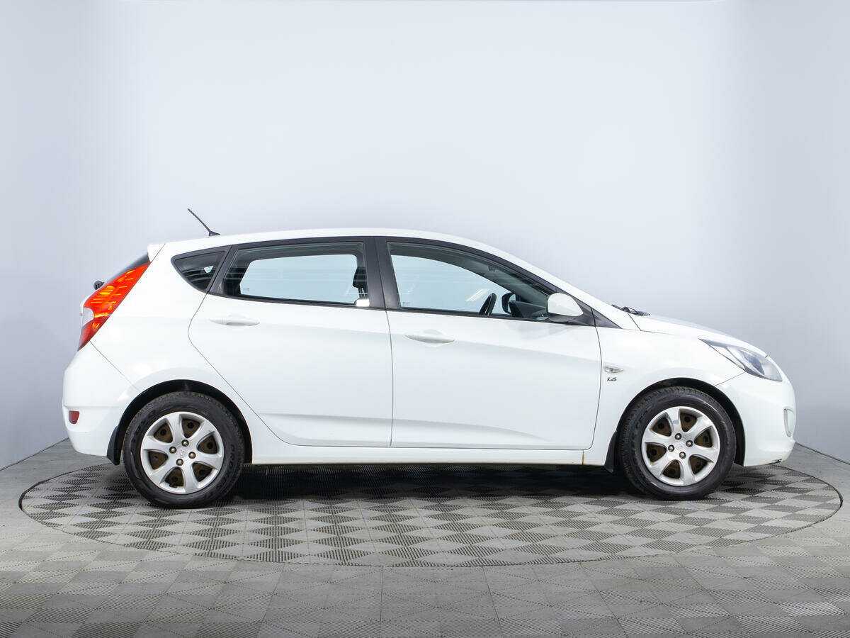 Hyundai Solaris б/у, 2014, Автоматическая. Фото: #3