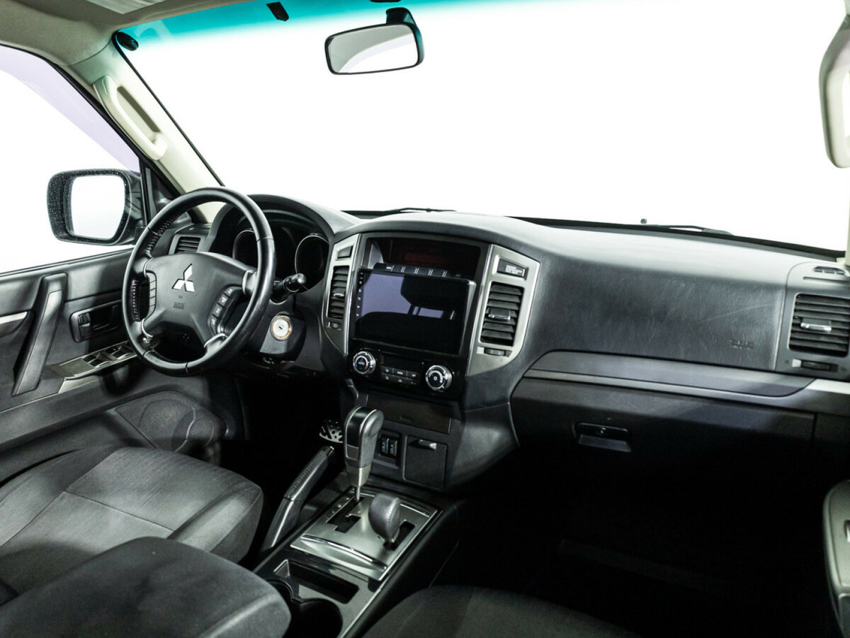 Mitsubishi Pajero б/у, 2015, Автоматическая. Фото: #7