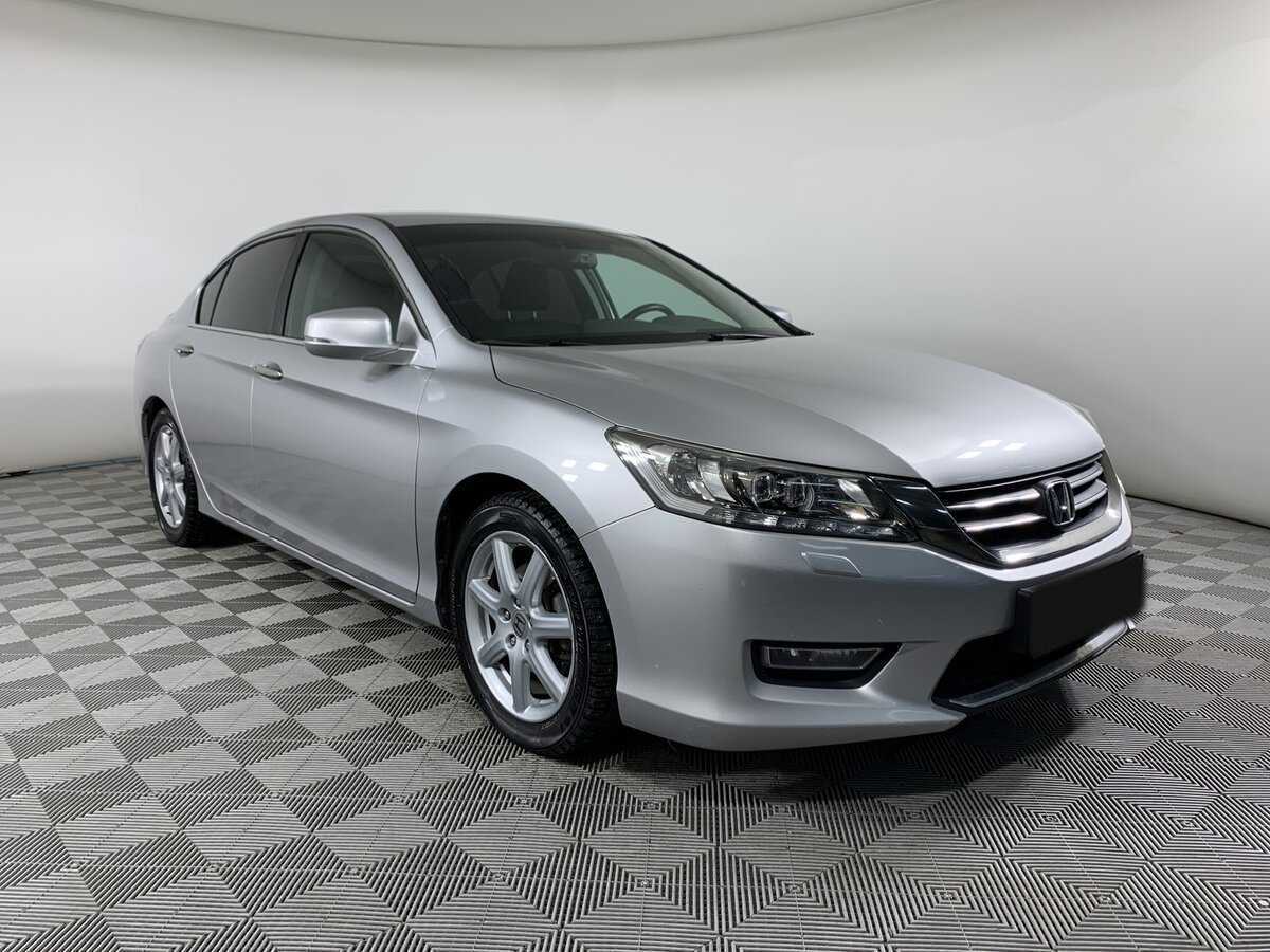 Honda Accord б/у, 2013, Автоматическая. Фото: #2