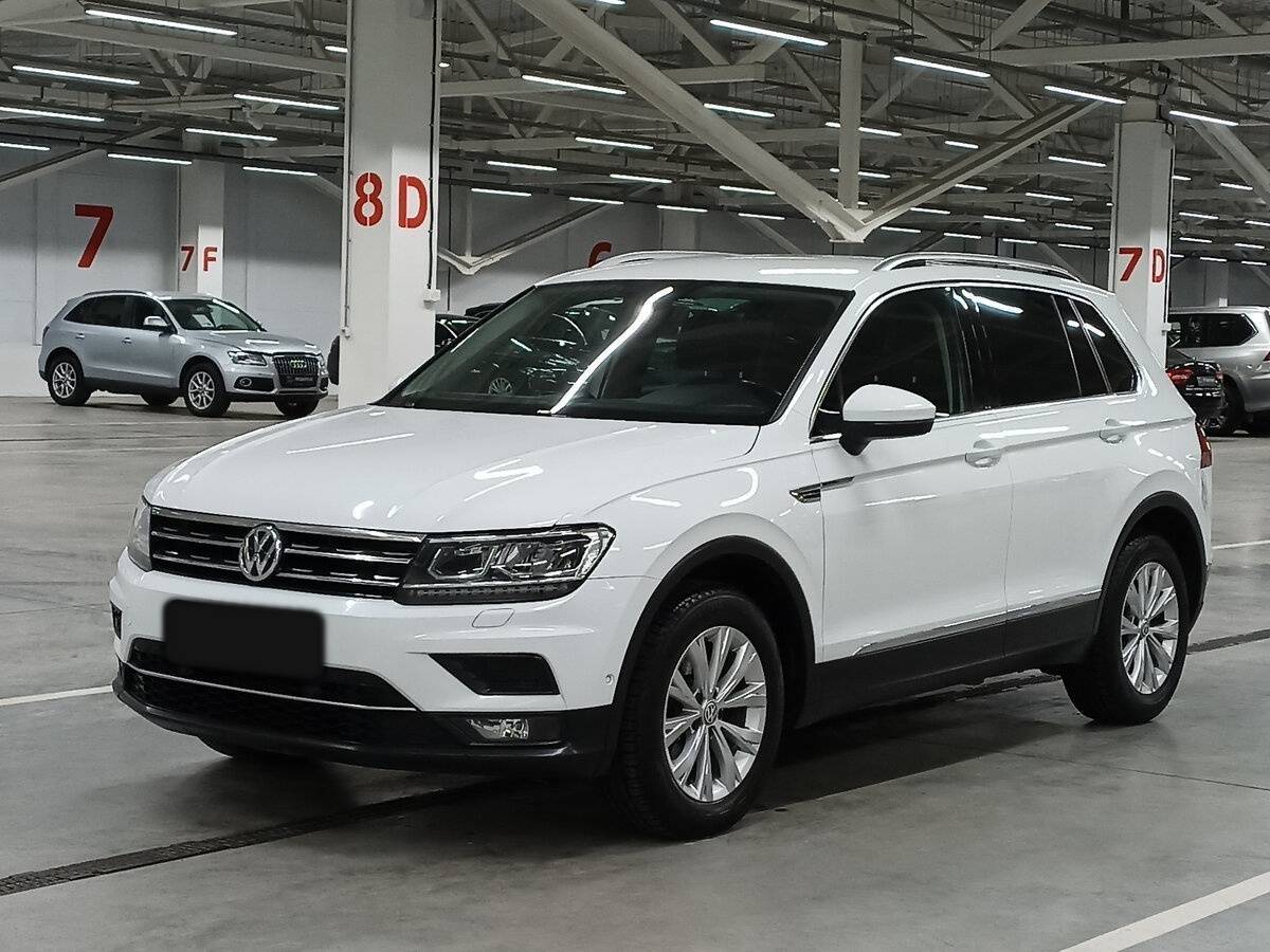Volkswagen Tiguan б/у, 2017, Роботизированная. Посмотреть фото