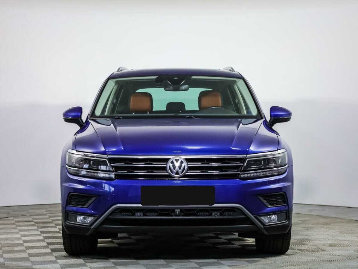 Volkswagen Tiguan б/у, 2018, Роботизированная. Посмотреть фото