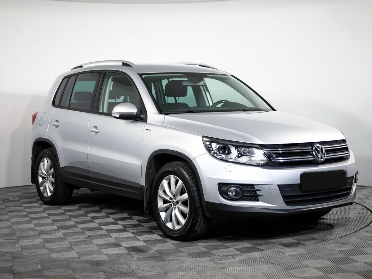 Volkswagen Tiguan б/у, 2016, Автоматическая. Фото: #2