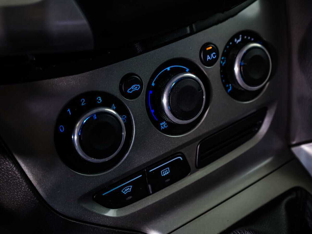 Ford Focus б/у, 2013, Механическая. Фото: #13