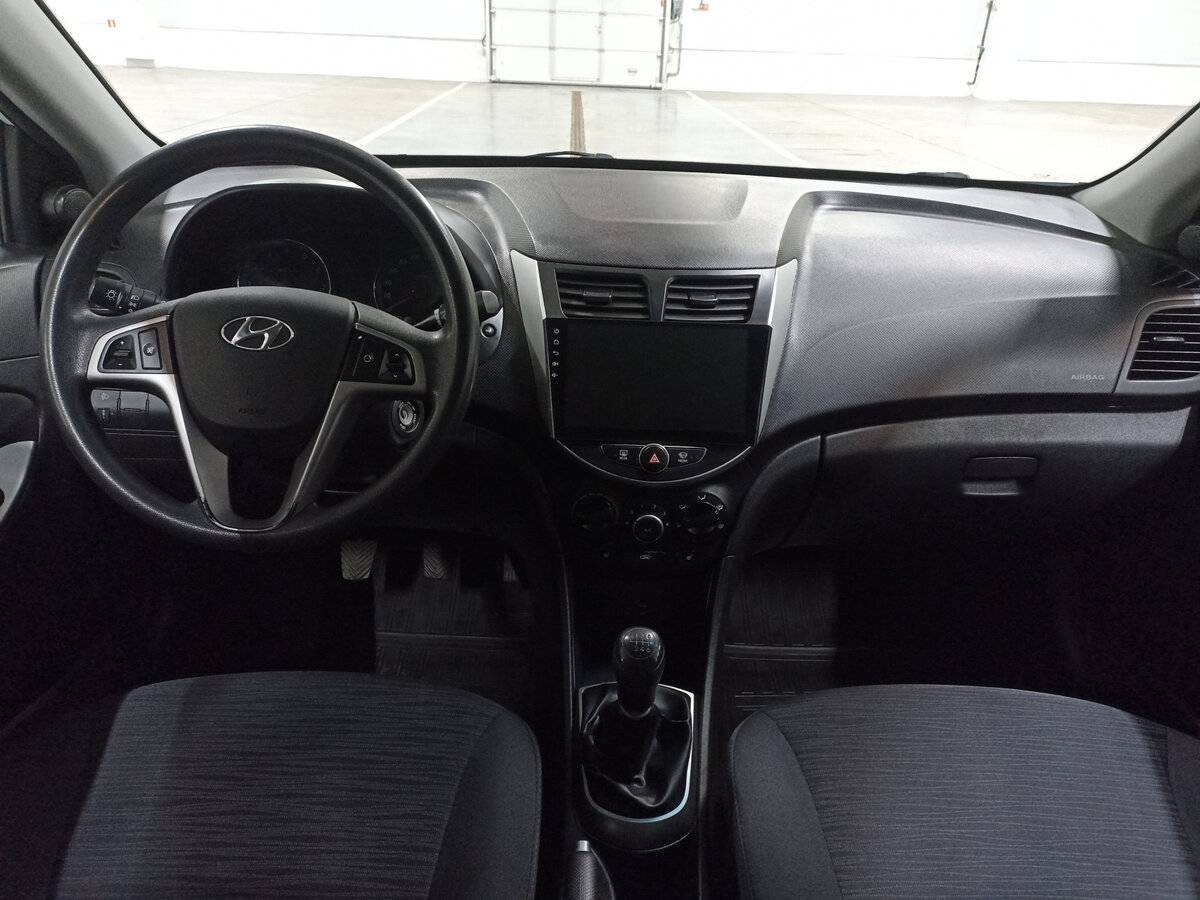 Hyundai Solaris б/у, 2015, Механическая. Фото: #13