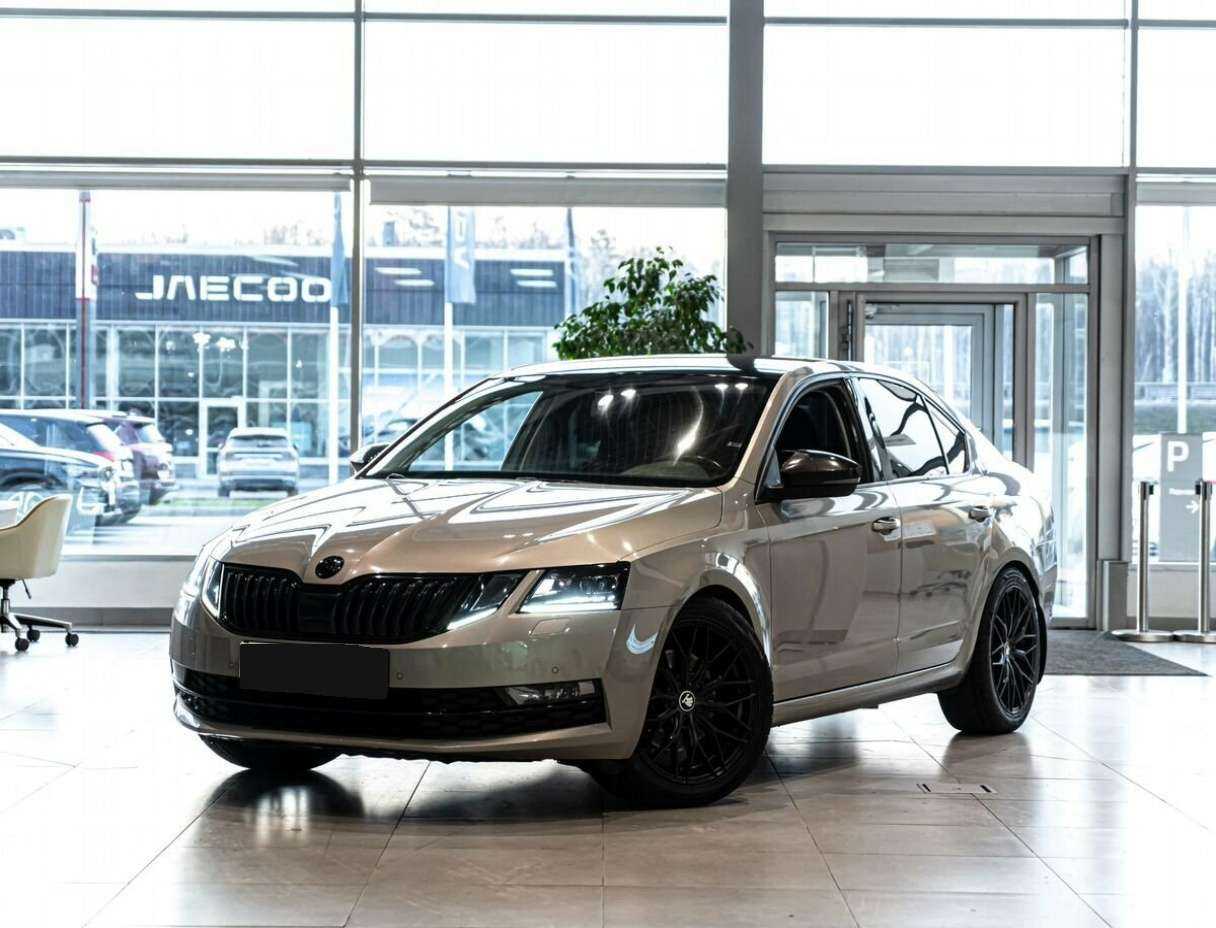 Skoda Octavia б/у, 2018, Роботизированная. Посмотреть фото