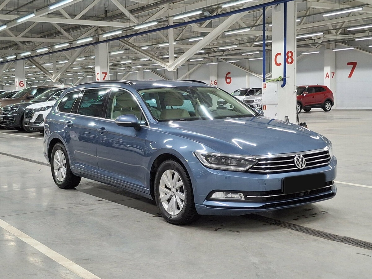 Volkswagen Passat б/у, 2018, Роботизированная. Фото: #2