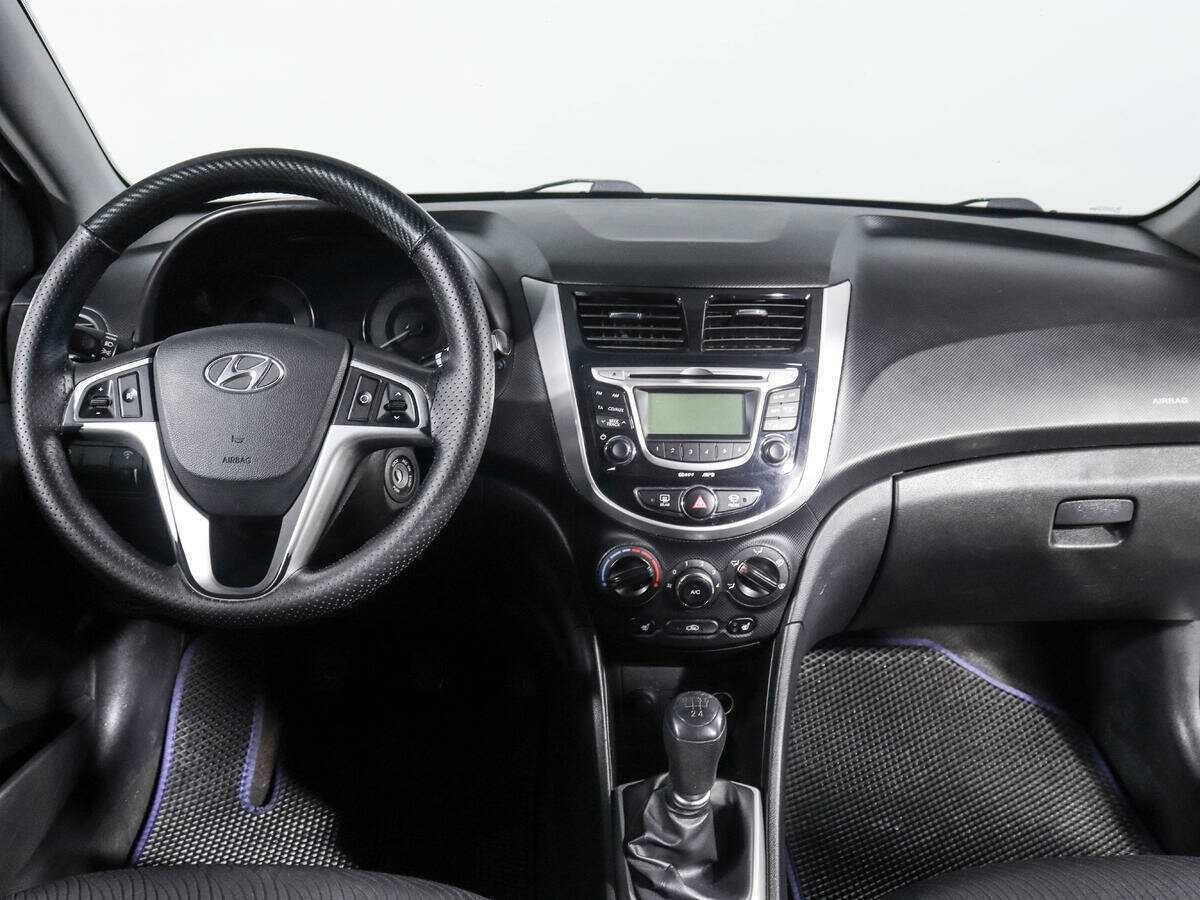Hyundai Solaris б/у, 2013, Механическая. Фото: #9