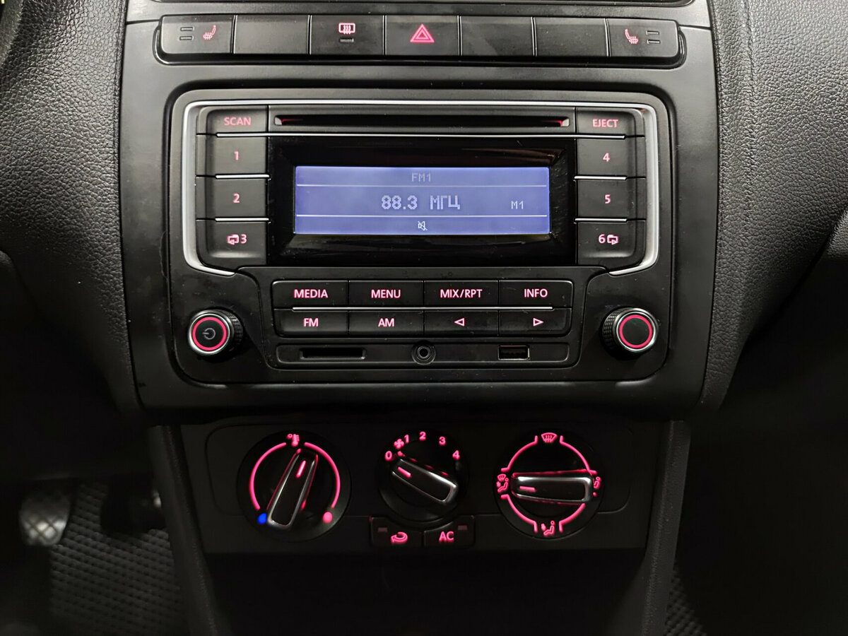 Volkswagen Polo б/у, 2014, Механическая. Фото: #13