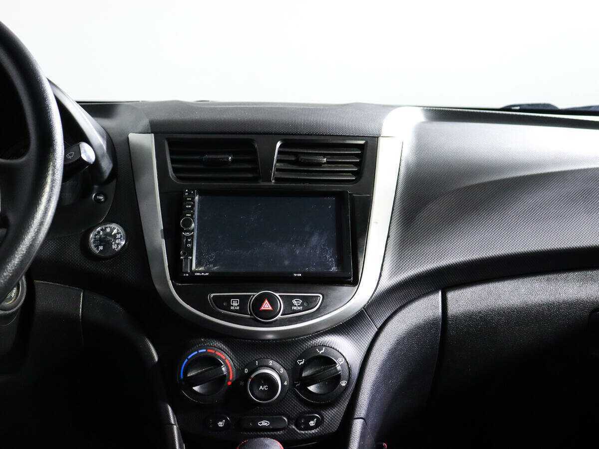 Hyundai Solaris б/у, 2013, Автоматическая. Фото: #10