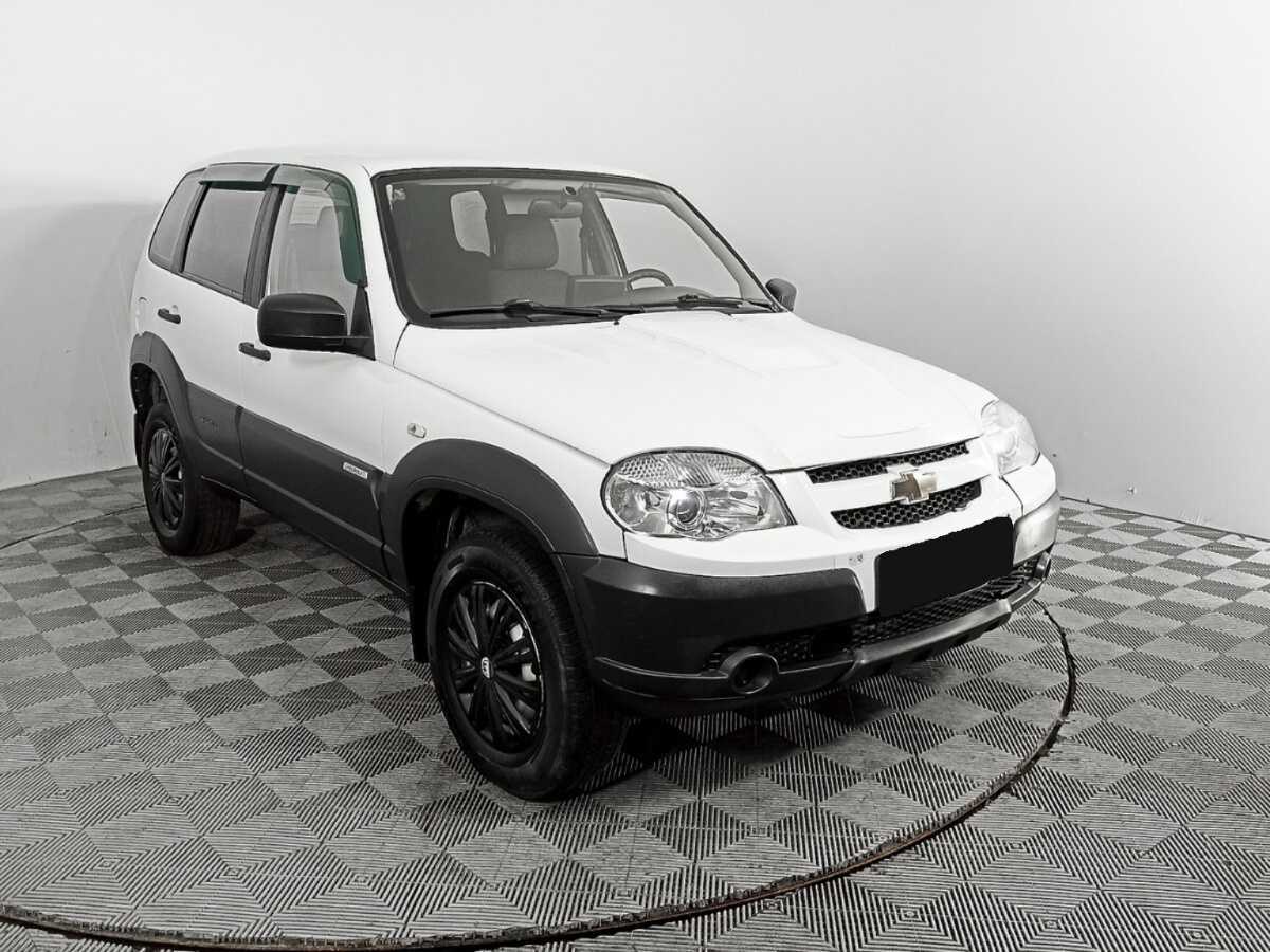 Chevrolet Niva б/у, 2015, Механическая. Фото: #2