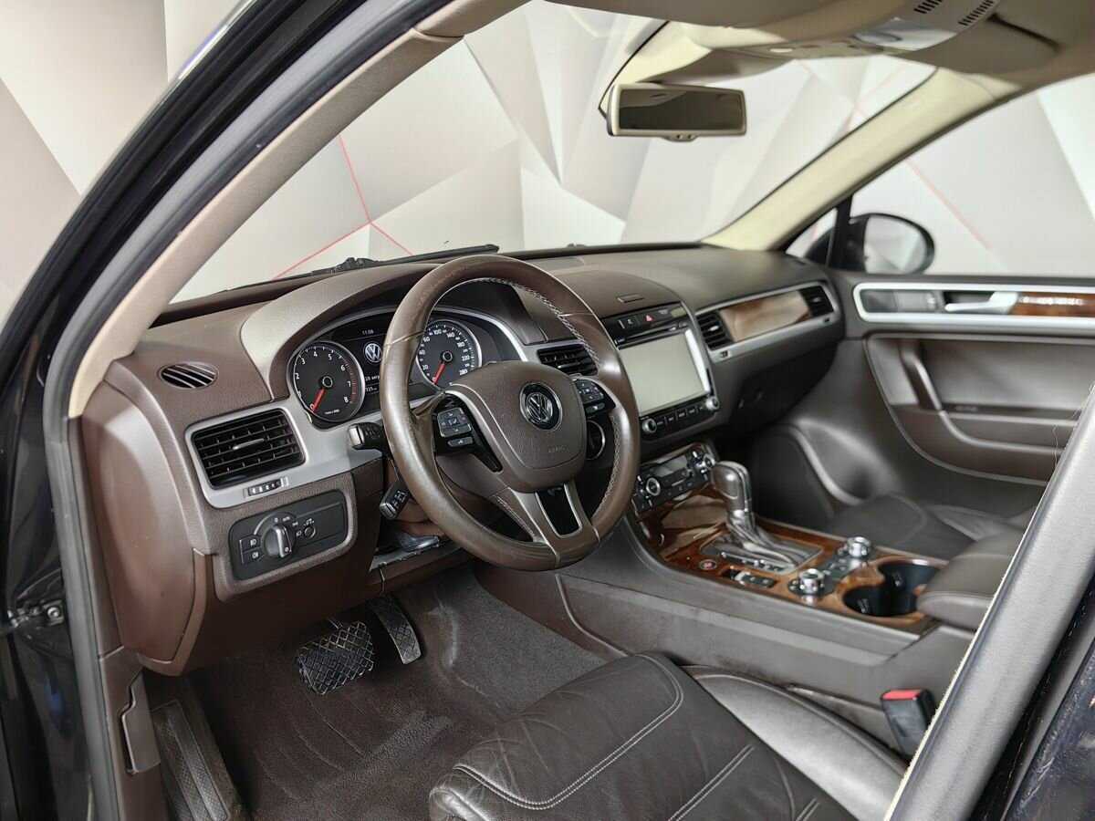 Volkswagen Touareg б/у, 2013, Автоматическая. Фото: #12