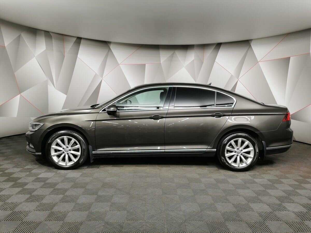 Volkswagen Passat б/у, 2018, Роботизированная. Фото: #4