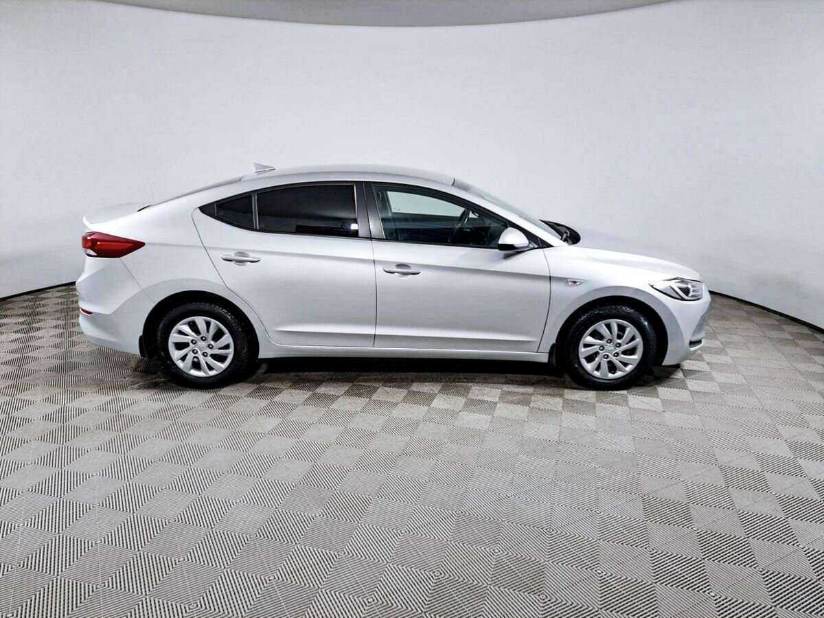 Hyundai Elantra б/у, 2017, Механическая. Фото: #3