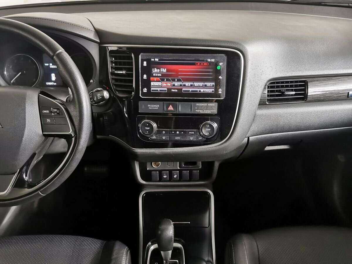 Mitsubishi Outlander б/у, 2018, Вариатор. Фото: #10