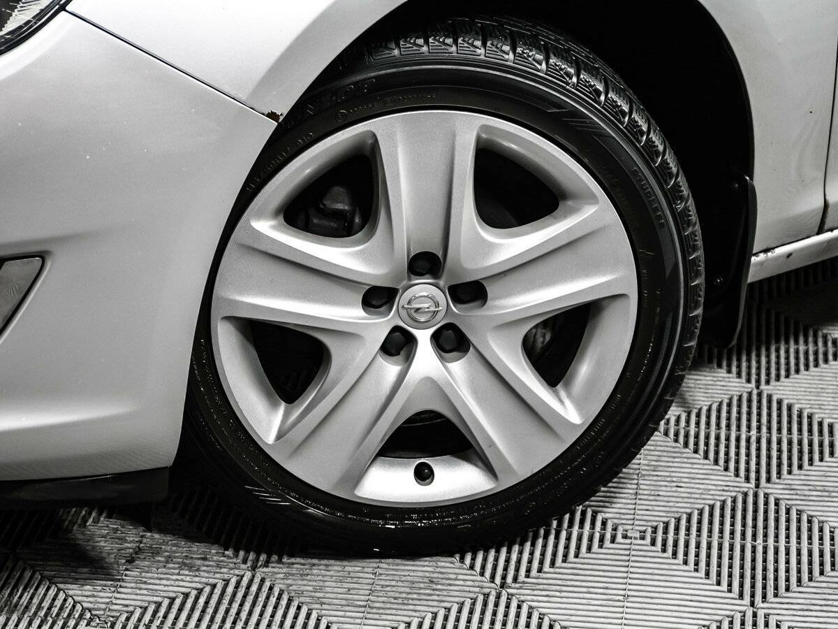 Opel Astra б/у, 2013, Механическая. Фото: #13