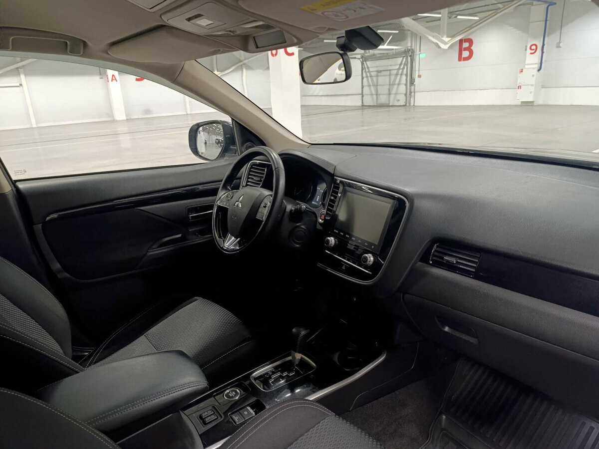 Mitsubishi Outlander б/у, 2021, Вариатор. Фото: #10