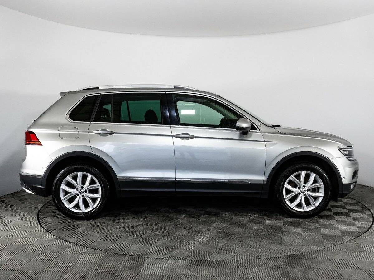 Volkswagen Tiguan б/у, 2017, Роботизированная. Фото: #3