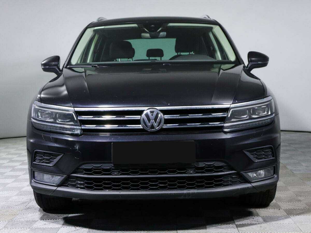 Volkswagen Tiguan б/у, 2018, Роботизированная. Посмотреть фото