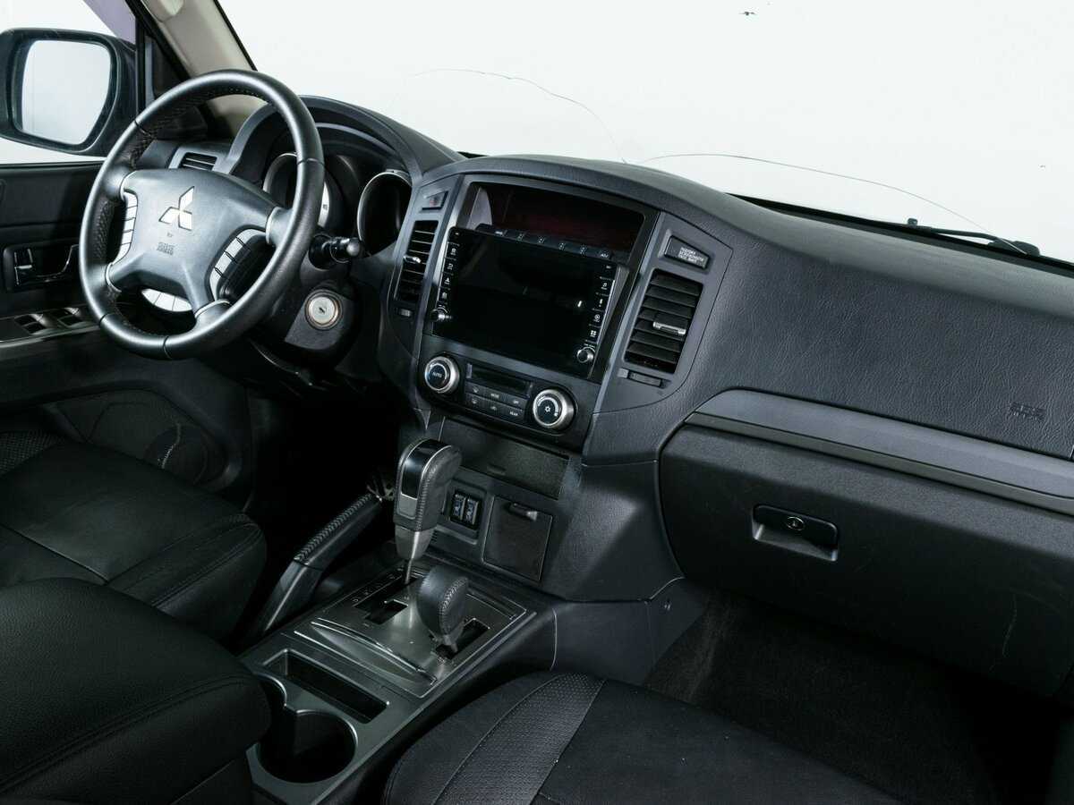 Mitsubishi Pajero б/у, 2013, Автоматическая. Фото: #6