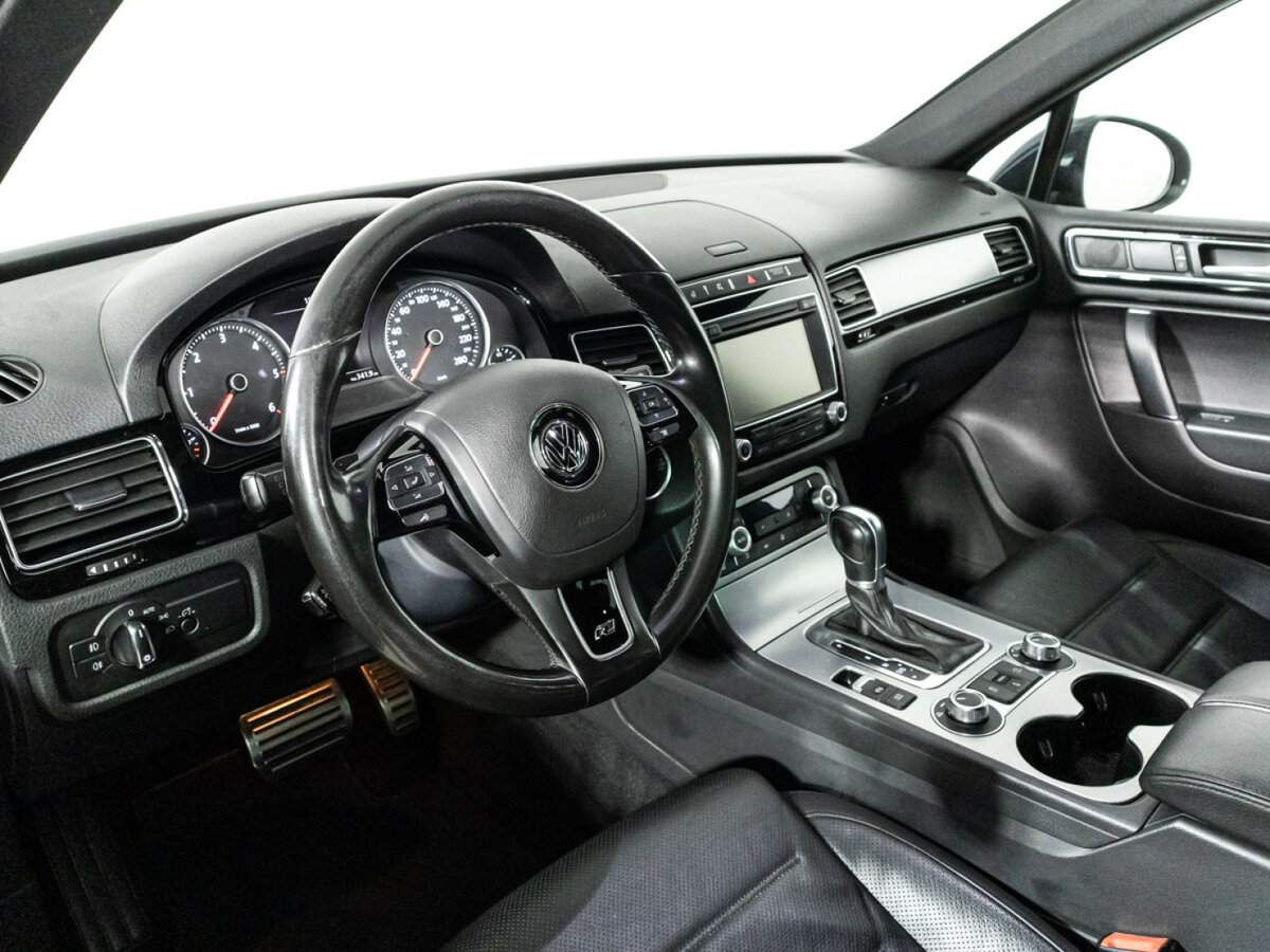 Volkswagen Touareg б/у, 2016, Автоматическая. Фото: #10