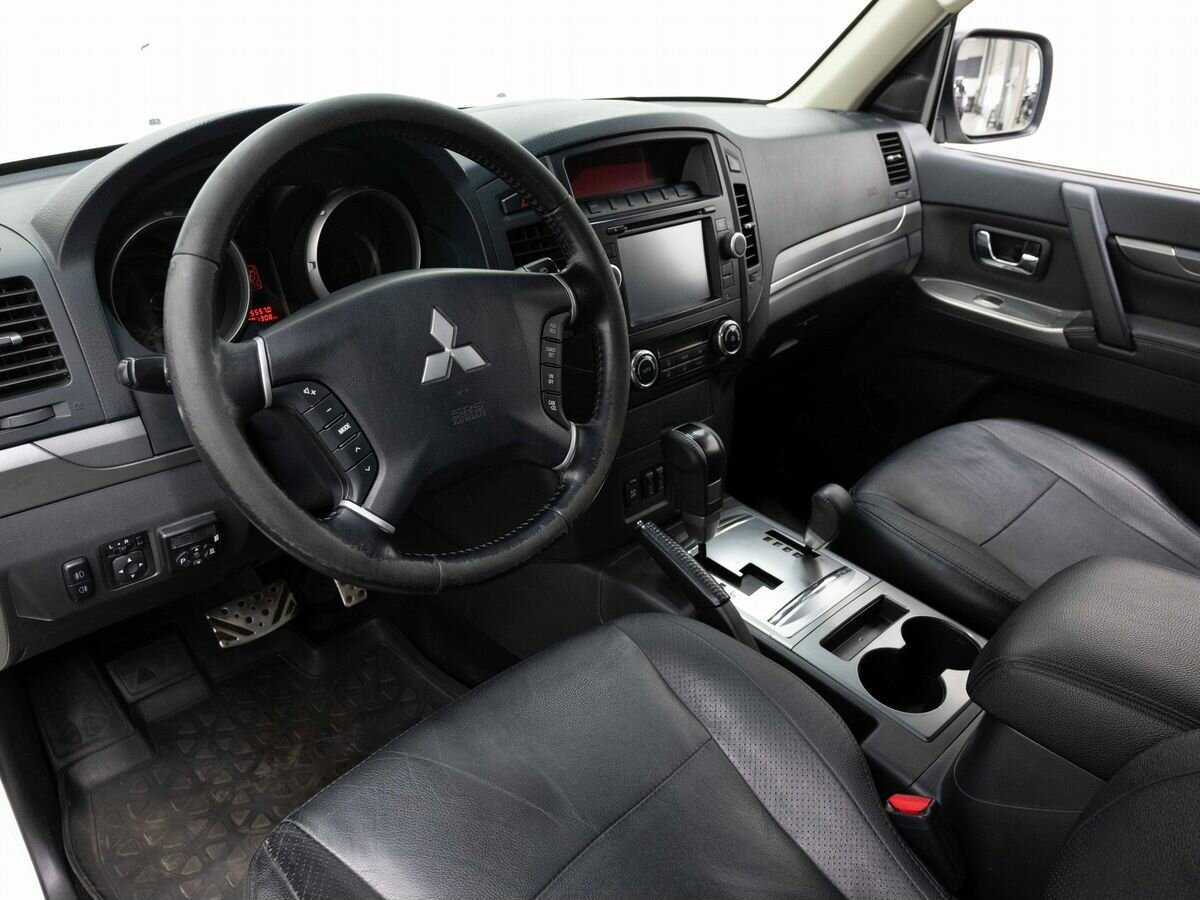 Mitsubishi Pajero б/у, 2013, Автоматическая. Фото: #7