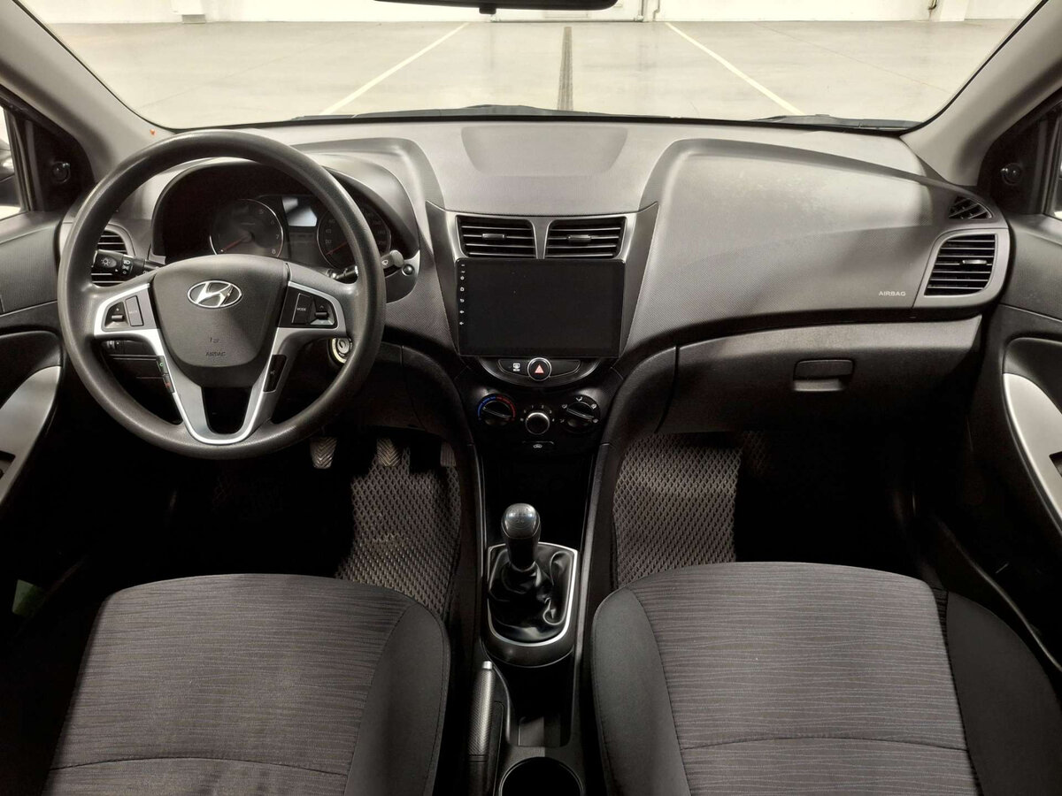 Hyundai Solaris б/у, 2016, Механическая. Фото: #13