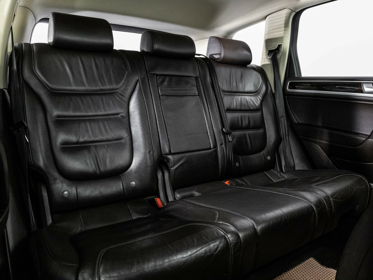 Volkswagen Touareg б/у, 2012, Автоматическая. Фото: #16