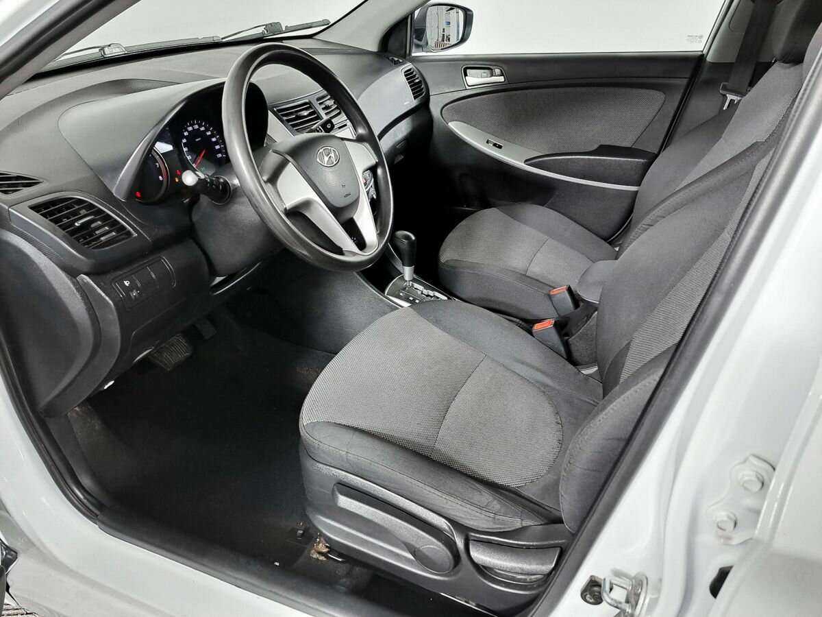 Hyundai Solaris б/у, 2013, Автоматическая. Фото: #13