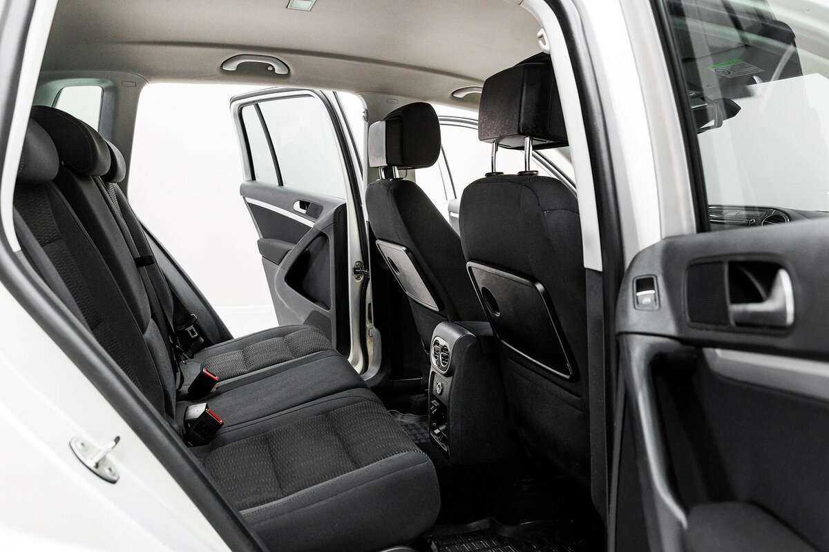 Volkswagen Tiguan б/у, 2012, Автоматическая. Фото: #12