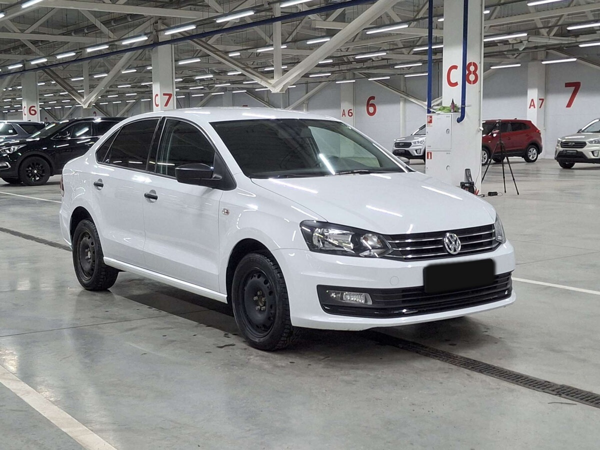 Volkswagen Polo б/у, 2019, Автоматическая. Фото: #2