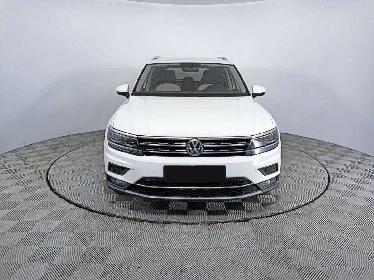 Volkswagen Tiguan б/у, 2017, Роботизированная. Фото: #1