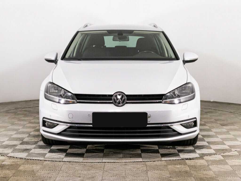 Volkswagen Golf б/у, 2018, Роботизированная. Фото: #1