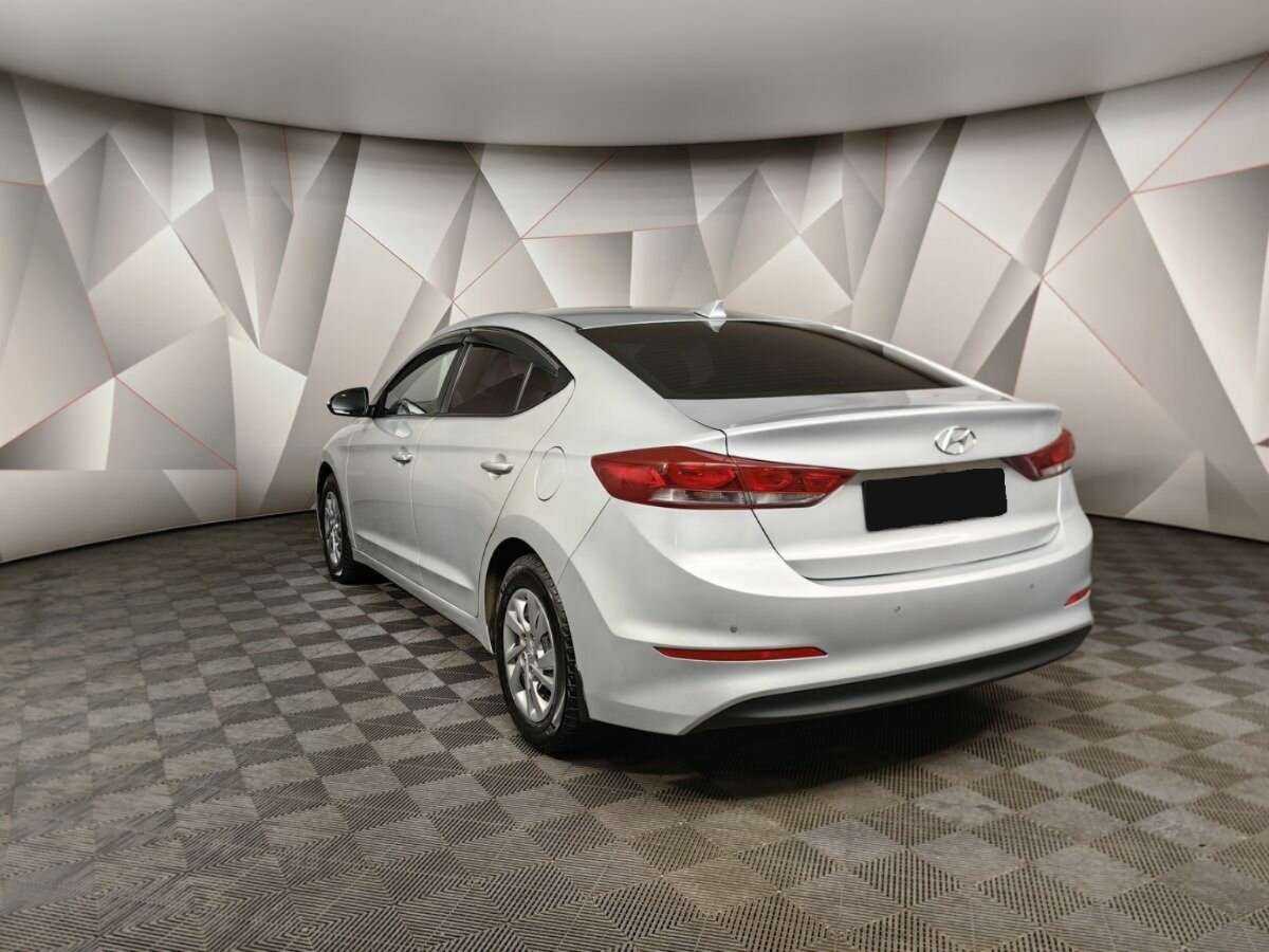 Hyundai Elantra б/у, 2018, Механическая. Фото: #2