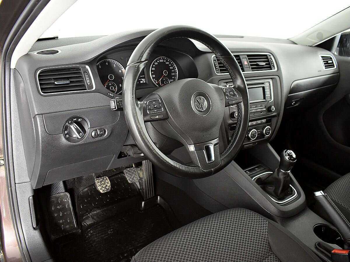 Volkswagen Jetta б/у, 2014, Механическая. Фото: #5