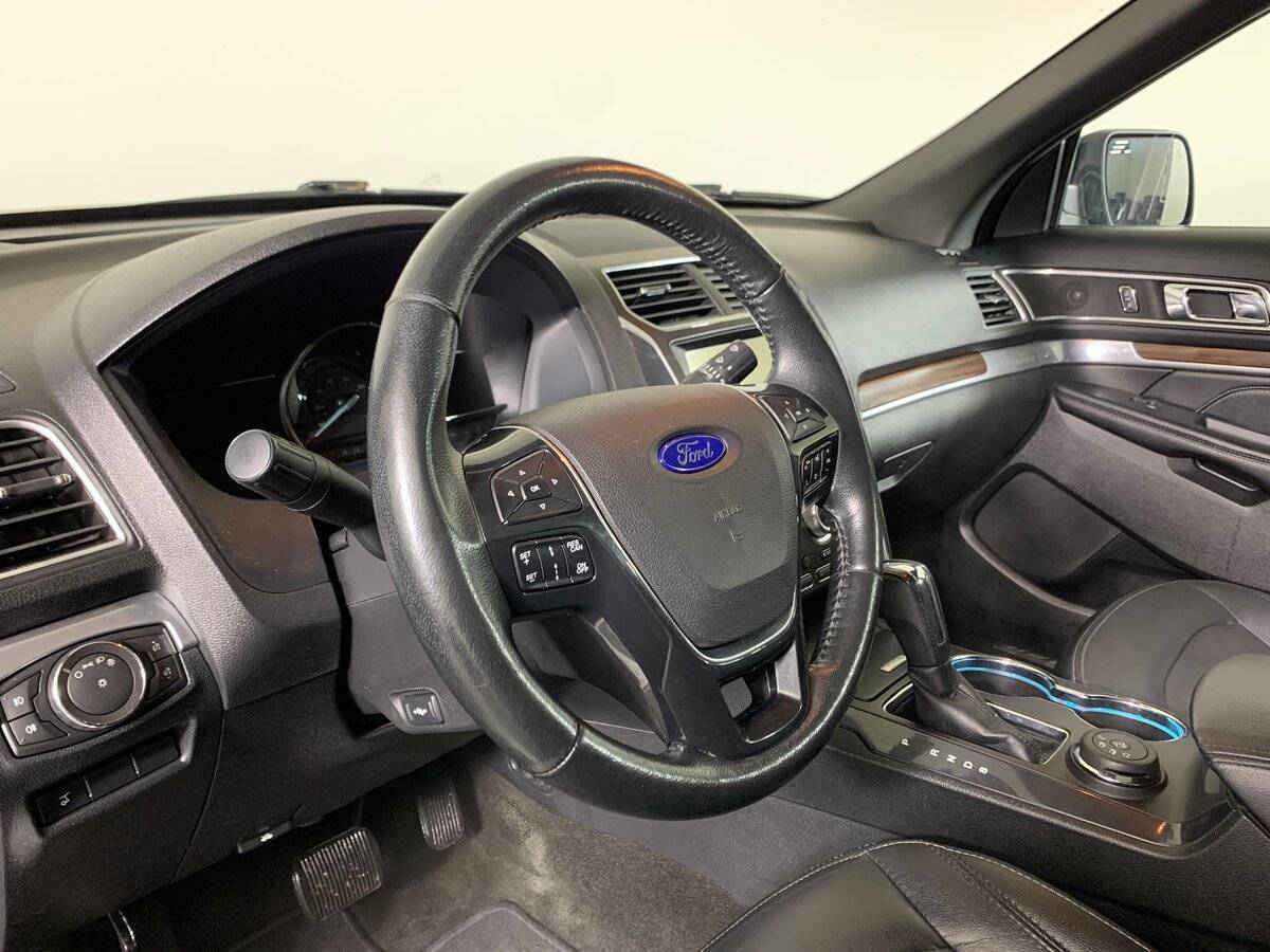 Ford Explorer б/у, 2016, Автоматическая. Фото: #10