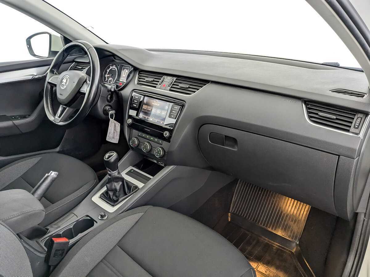 Skoda Octavia б/у, 2019, Механическая. Фото: #10